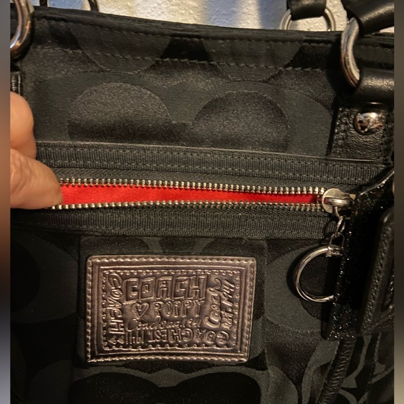 NWOT Coach 2009 Blk. Sateen “Poppy” Authentic in perfect condition. 15 x 10 in. - Picture 3 of 16